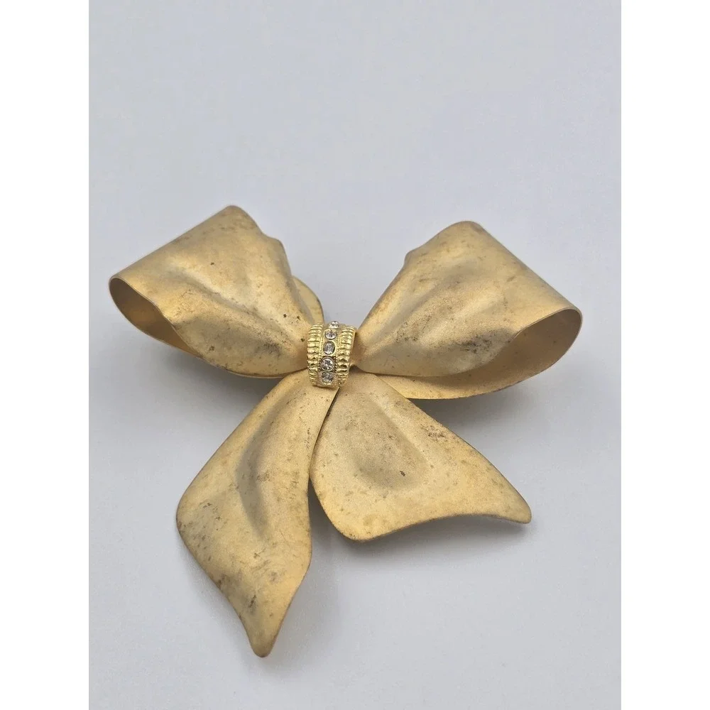 Vintage Gold Tone Bow Brooch Pin Rhinestone Ribbon Textured Matte Finish Jewelry